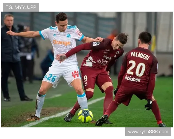 法甲巴黎客场逆转朗斯 巴尔科拉传射建功助球队逆袭胜利