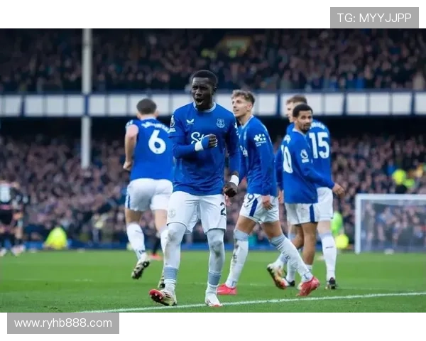 多家俱乐部关注詹姆斯加纳埃弗顿力争续约球员