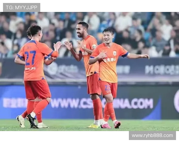 橙衣传奇再现鹏起泰山他以12战9不败点燃球队希望与信念